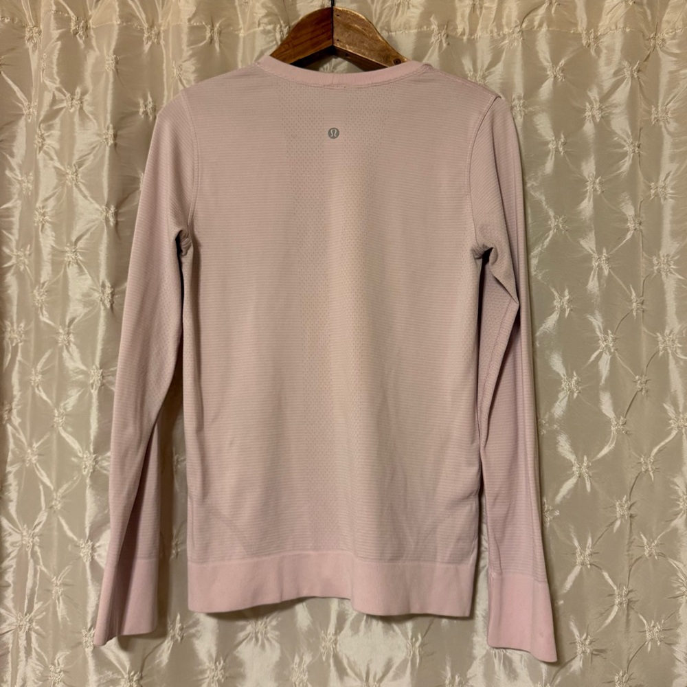 Lululemon Swiftly Relaxed Long-Sleeve Shirt
Light Pink Crewneck Top Tech - Picture 4 of 10